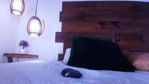 Jolie online show from 04-22-26, 07:26