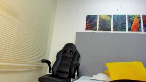 Jolie online show from 07-25-26, 10:51