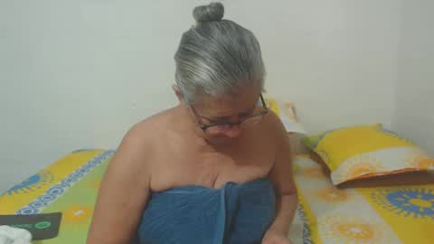 Snapshot of candy_mature_ chatting on 03-08-25, 09:29 candy online show from 03-08-25, 09:29