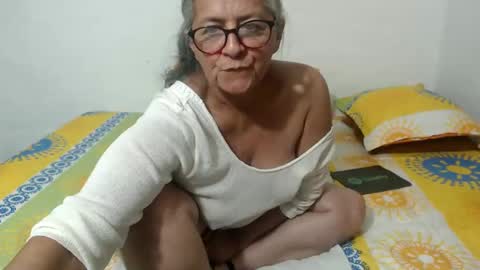Snapshot of candy_mature_ chatting on 03-09-25, 12:31 candy online show from 03-09-25, 12:31