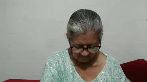 Snapshot of candy_mature_ chatting on 10-12-25, 11:20 candy online show from 10-12-25, 11:20