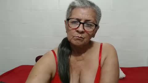 Snapshot of candy_mature_ chatting on 10-17-25, 11:29 candy online show from 10-17-25, 11:29
