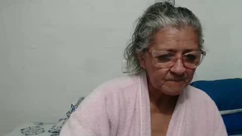 Snapshot of candy_mature_ chatting on 11-04-25, 11:04 candy online show from 11-04-25, 11:04