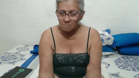 Snapshot of candy_mature_ chatting on 11-25-25, 11:49 candy online show from 11-25-25, 11:49