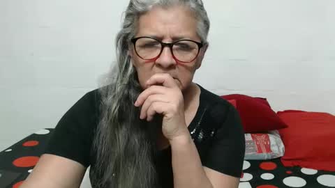 Snapshot of candy_mature_ chatting on 11-28-25, 11:13 candy online show from 11-28-25, 11:13