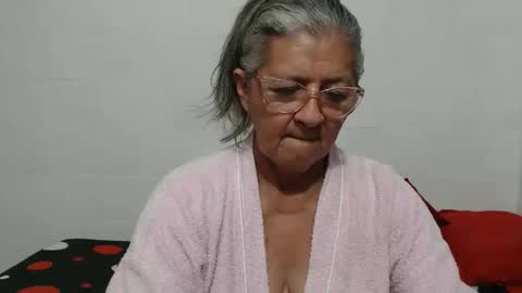 Snapshot of candy_mature_ chatting on 12-01-25, 10:37 candy online show from 12-01-25, 10:37