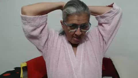 Snapshot of candy_mature_ chatting on 12-15-25, 11:09 candy online show from 12-15-25, 11:09