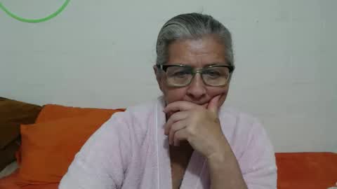 Snapshot of candy_mature_ chatting on 12-19-25, 10:28 candy online show from 12-19-25, 10:28