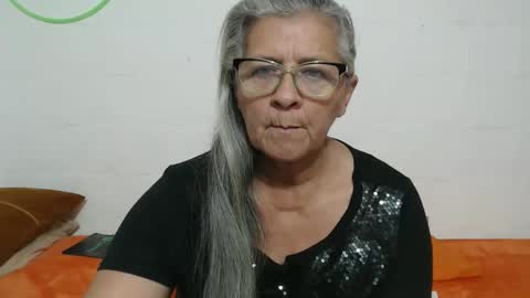 Snapshot of candy_mature_ chatting on 12-20-25, 11:06 candy online show from 12-20-25, 11:06