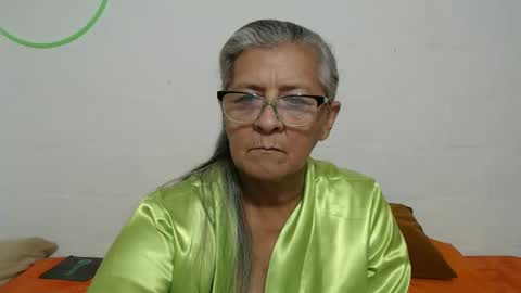 Snapshot of candy_mature_ chatting on 12-21-25, 11:01 candy online show from 12-21-25, 11:01