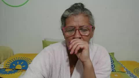 Snapshot of candy_mature_ chatting on 02-14-26, 11:56 candy online show from 02-14-26, 11:56