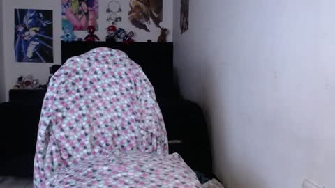 Snapshot of candy_scarce16 chatting on 01-10-25, 08:04 Sharon online show from 01-10-25, 08:04