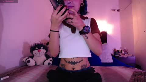 Snapshot of candy_scarce16 chatting on 11-07-25, 02:44 Sharon online show from 11-07-25, 02:44