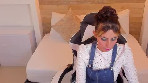 Snapshot of candy_summer28_ chatting on 10-28-25, 07:16 CANDY online show from 10-28-25, 07:16