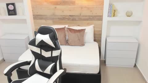 Snapshot of candy_summer28_ chatting on 11-01-25, 07:16 CANDY online show from 11-01-25, 07:16