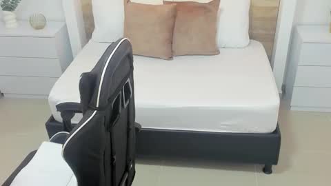 Snapshot of candy_summer28_ chatting on 11-18-25, 07:18 CANDY online show from 11-18-25, 07:18