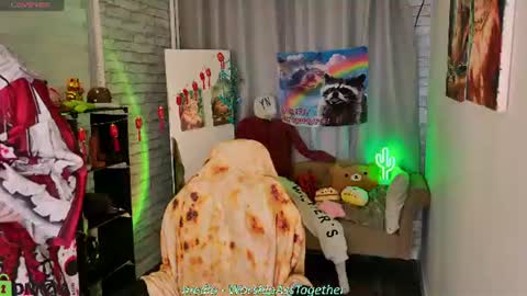 Mary online show from 07-27-26, 01:01