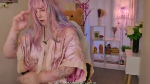 Mary online show from 08-02-26, 01:04