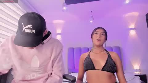 Snapshot of candyandmarilyn chatting on 09-20-25, 08:54 and MarilynHot online show from 09-20-25, 08:54