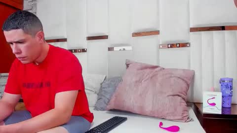 Snapshot of candyandsteven chatting on 11-17-25, 02:39 candyandsteven online show from 11-17-25, 02:39