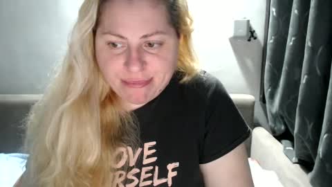 Laura online show from 02-17-25, 03:31