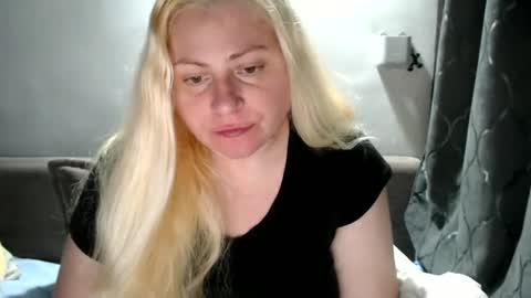 Laura online show from 03-12-25, 05:07
