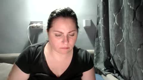 Laura online show from 11-17-25, 08:25