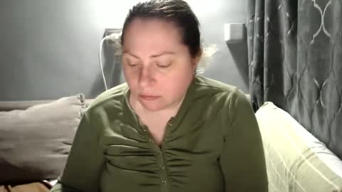 Laura online show from 04-28-26, 06:57