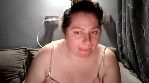Laura online show from 07-05-26, 05:53