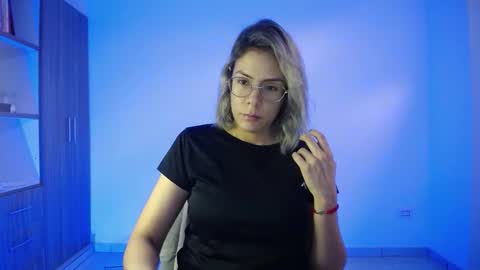 Snapshot of candydowson1 chatting on 10-24-25, 09:22 Candy Dowson online show from 10-24-25, 09:22