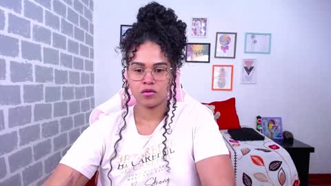 Snapshot of candyhot_sex chatting on 12-24-24, 05:38 Karen online show from 12-24-24, 05:38