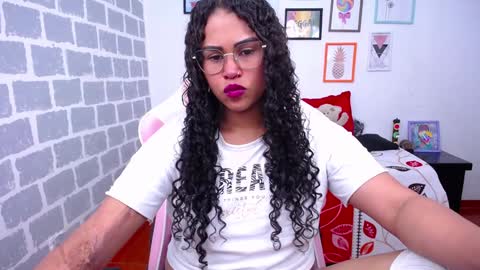 Snapshot of candyhot_sex chatting on 01-12-25, 08:36 Karen online show from 01-12-25, 08:36