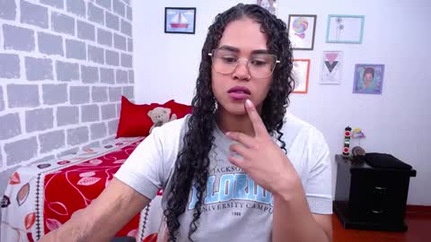 Snapshot of candyhot_sex chatting on 02-05-25, 03:52 Karen online show from 02-05-25, 03:52