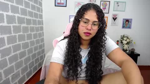 Snapshot of candyhot_sex chatting on 03-09-25, 07:15 Karen online show from 03-09-25, 07:15