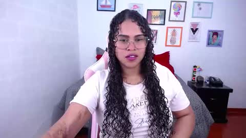 Snapshot of candyhot_sex chatting on 11-10-25, 06:01 Karen online show from 11-10-25, 06:01