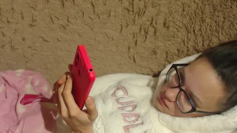 Snapshot of candylady136 chatting on 12-19-24, 08:55 say meow and send tip  online show from 12-19-24, 08:55