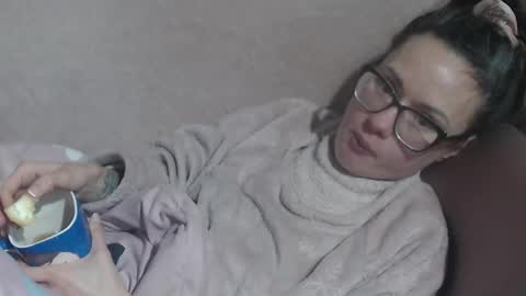 say meow and send tip  online show from 02-09-26, 06:45