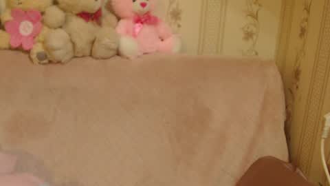 say meow and send tip  online show from 04-28-26, 04:56