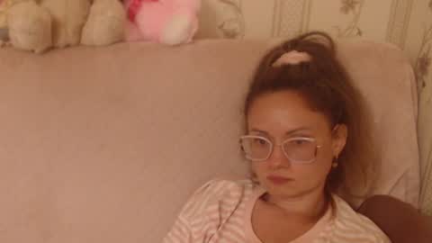 say meow and send tip  online show from 06-08-26, 05:02