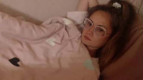 say meow and send tip  online show from 06-19-26, 04:00