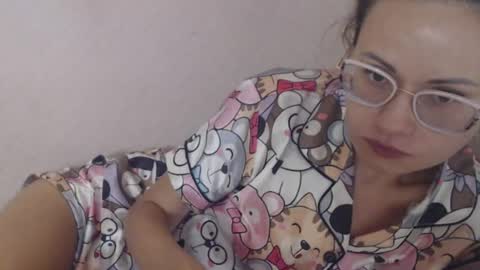 say meow and send tip  online show from 07-04-26, 06:41