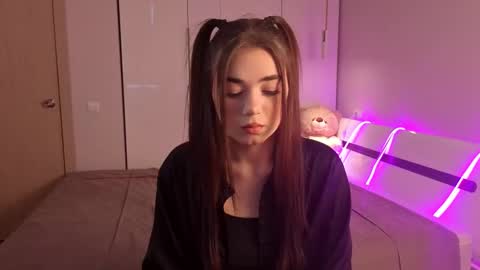 Snapshot of candylate chatting on 10-15-25, 11:32 Im your dream online show from 10-15-25, 11:32