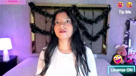 Snapshot of candys_victoria chatting on 12-17-25, 03:23 Candys Victoria online show from 12-17-25, 03:23