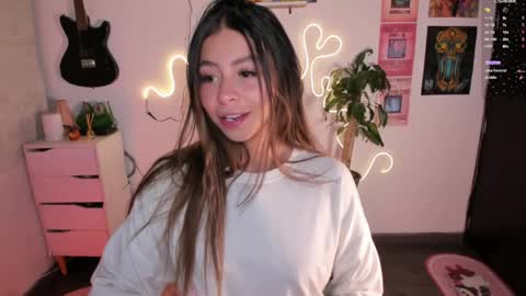 Camilla online show from 05-20-26, 12:17