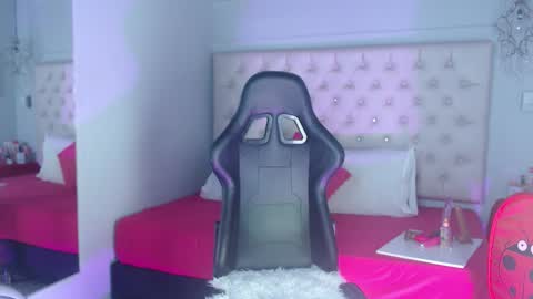 Snapshot of candyy_ebony chatting on 12-02-25, 05:02 Candy Ebony online show from 12-02-25, 05:02