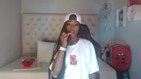 Snapshot of candyy_ebony chatting on 01-13-26, 12:05 Candy Ebony online show from 01-13-26, 12:05