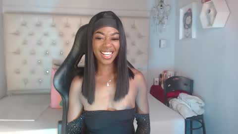 Snapshot of candyy_ebony chatting on 01-14-26, 03:23 Candy Ebony online show from 01-14-26, 03:23