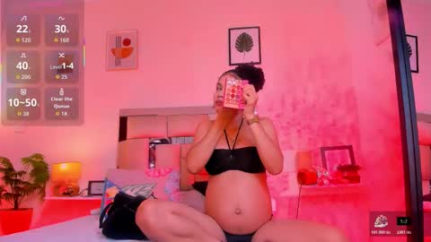 Snapshot of candyygirl_1 chatting on 11-13-25, 07:35 Candy online show from 11-13-25, 07:35