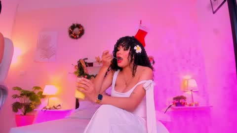 Snapshot of candyygirl_1 chatting on 11-27-25, 07:05 Candy online show from 11-27-25, 07:05