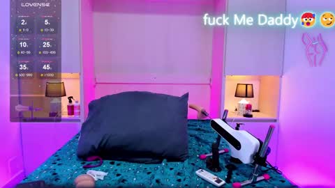  Dulce Maria  online show from 02-06-25, 11:04